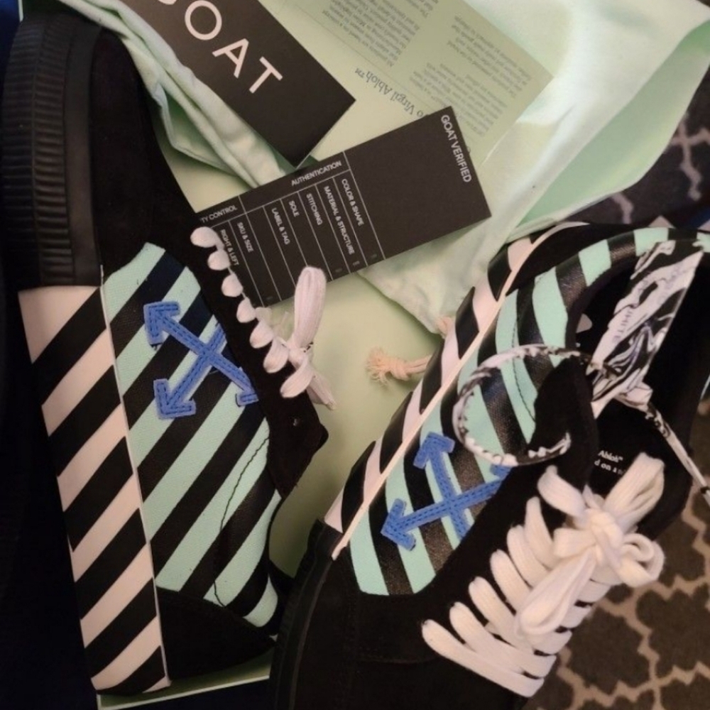 Off White Low Vul